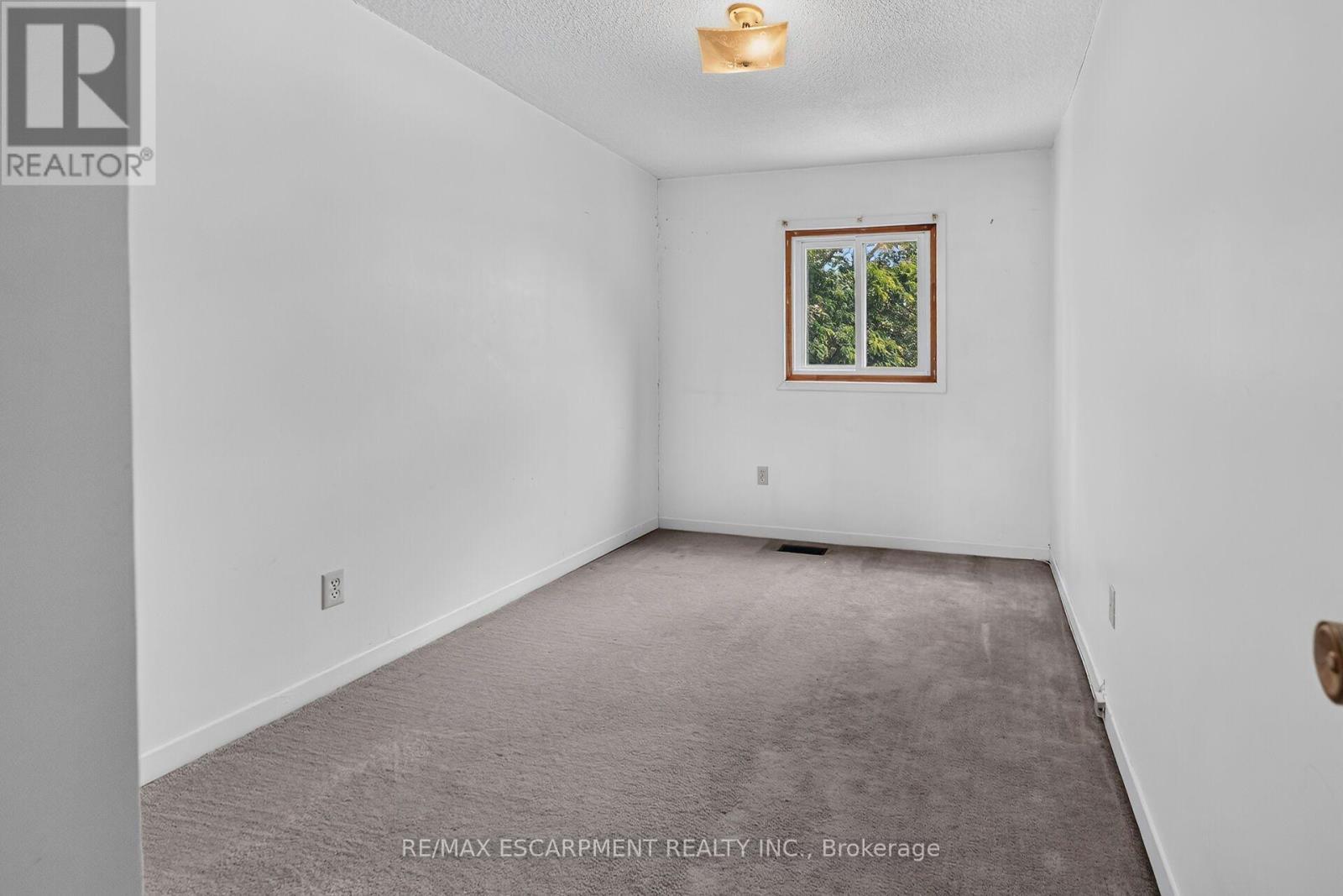 50 - 125 Bonaventure Drive, Hamilton, ON - Indoor Photo Showing Other Room