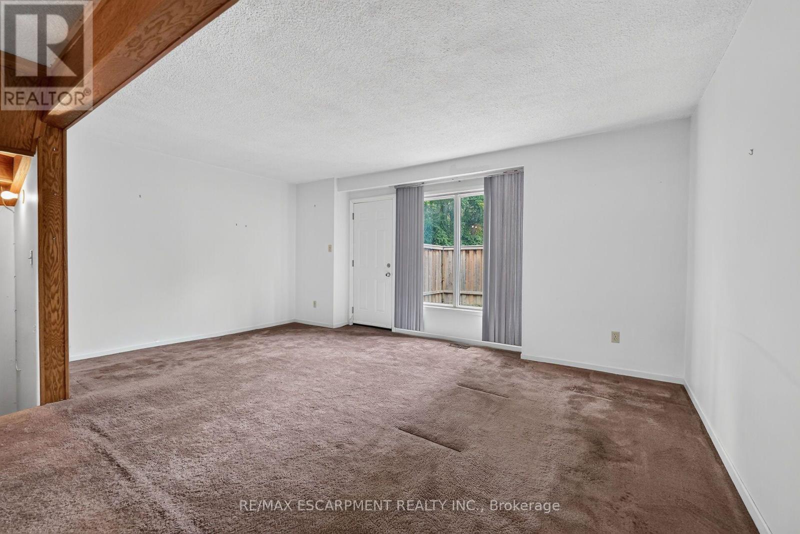 50 - 125 Bonaventure Drive, Hamilton, ON - Indoor Photo Showing Other Room