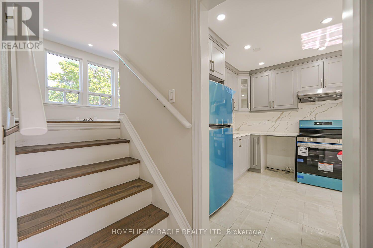 125 - 6466 Finch Avenue W, Toronto, ON - Indoor Photo Showing Other Room