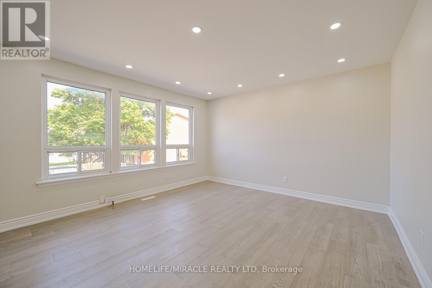 125 - 6466 Finch Avenue W, Toronto, ON - Indoor Photo Showing Other Room
