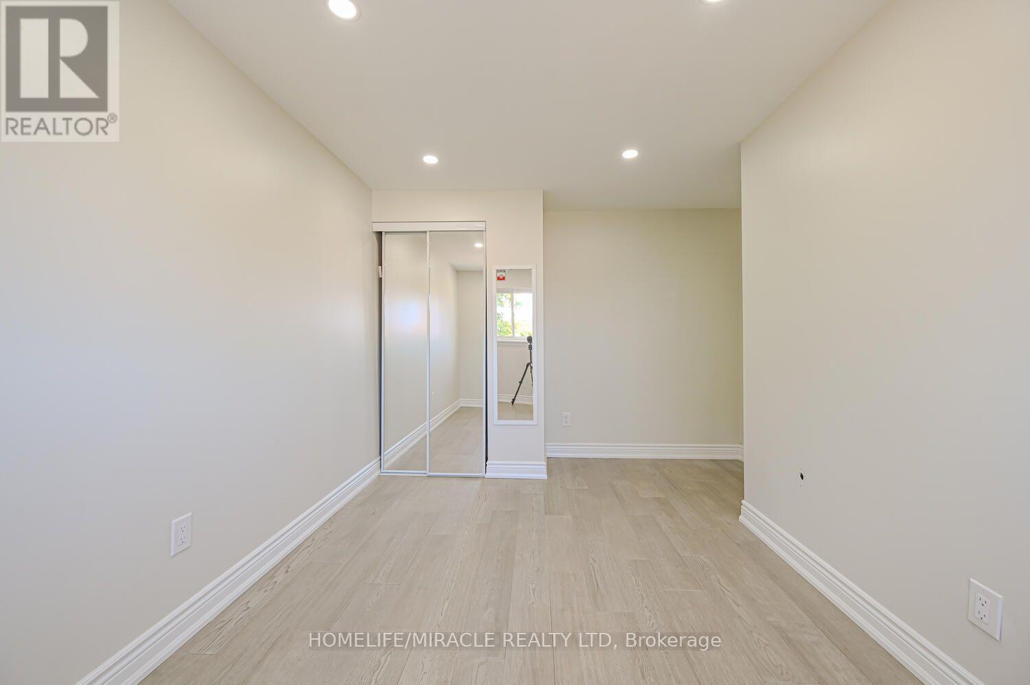 125 - 6466 Finch Avenue W, Toronto, ON - Indoor Photo Showing Other Room