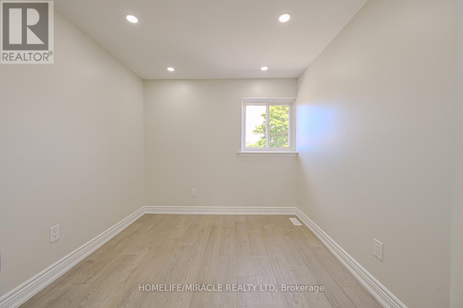 125 - 6466 Finch Avenue W, Toronto, ON - Indoor Photo Showing Other Room