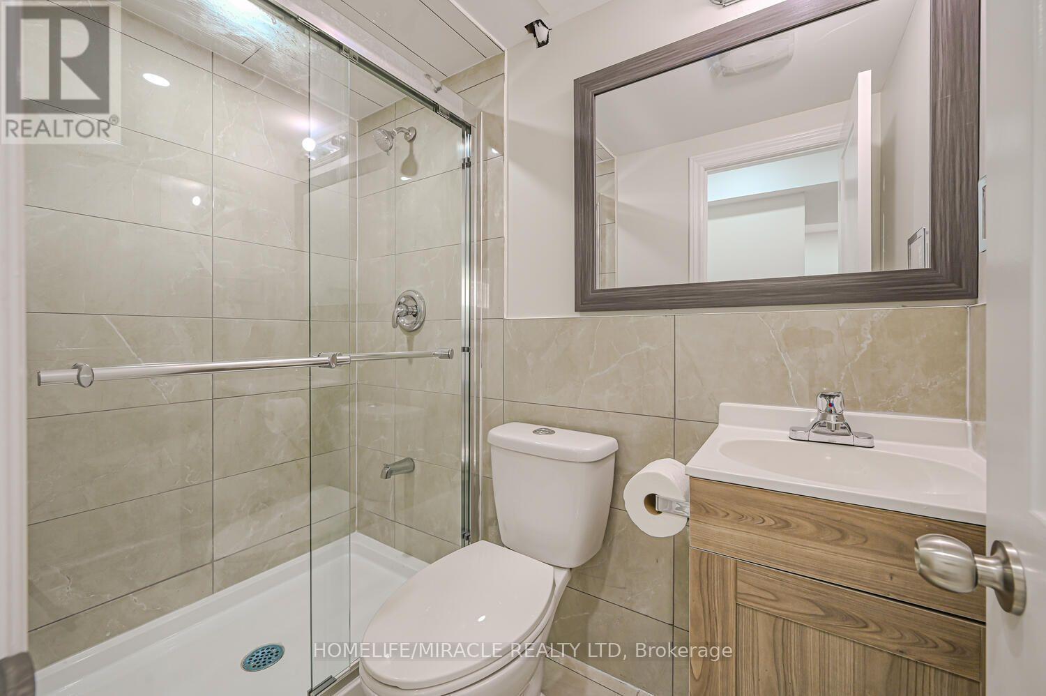 125 - 6466 Finch Avenue W, Toronto, ON - Indoor Photo Showing Bathroom