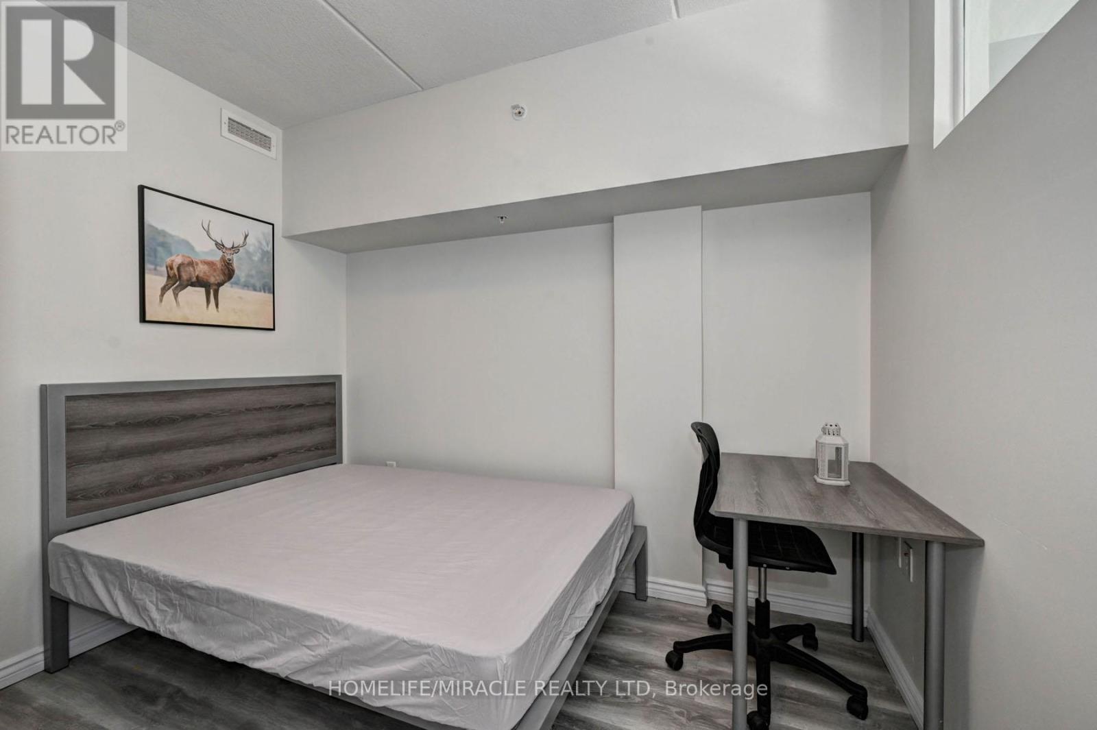 209F - 275 Larch Street, Waterloo, ON - Indoor