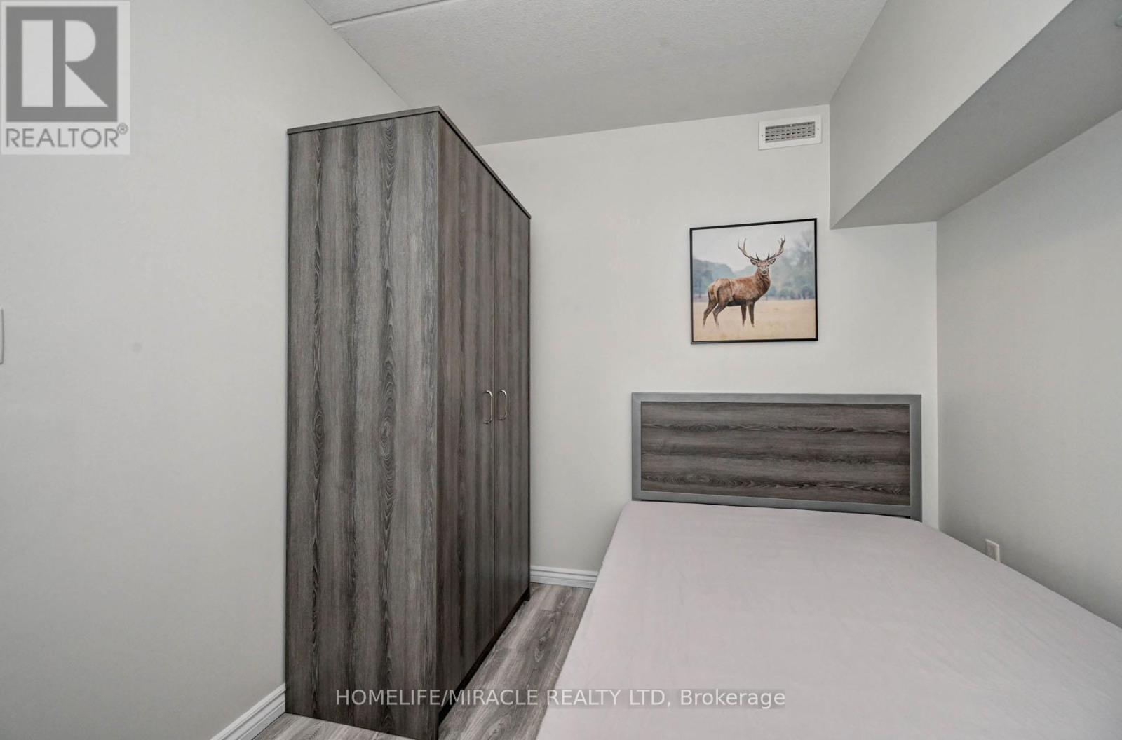209F - 275 Larch Street, Waterloo, ON - Indoor