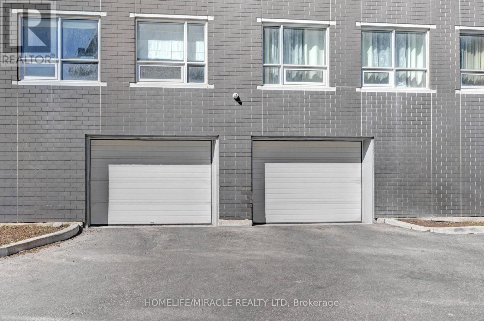 209F - 275 Larch Street, Waterloo, ON - Outdoor With Exterior