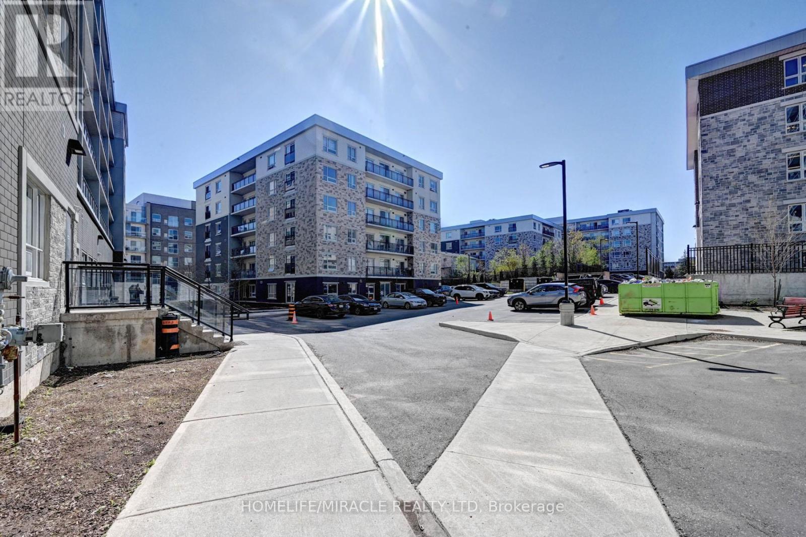 209F - 275 Larch Street, Waterloo, ON - Outdoor