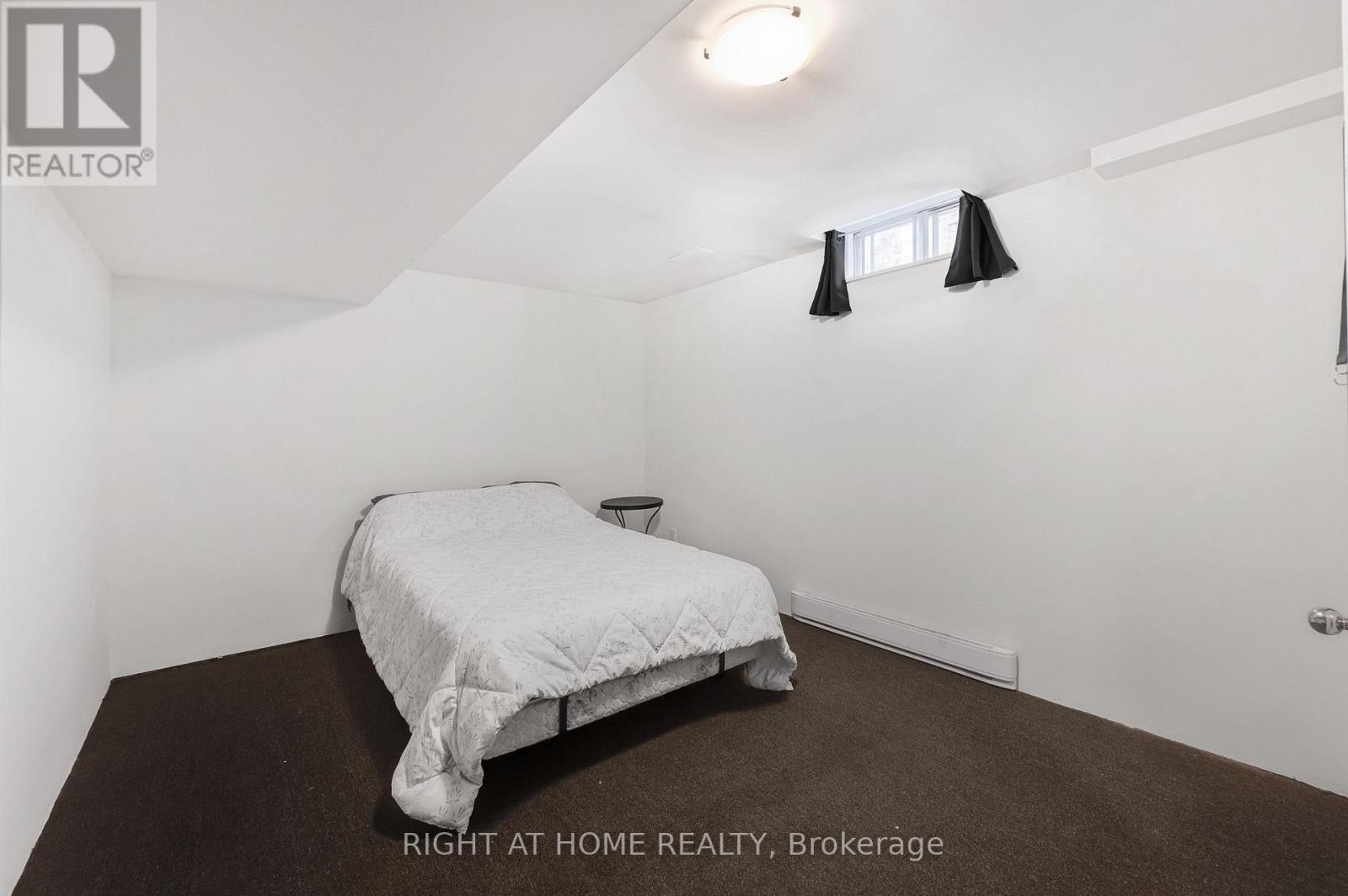 123 Benn Drive, Cambridge, ON - Indoor Photo Showing Bedroom