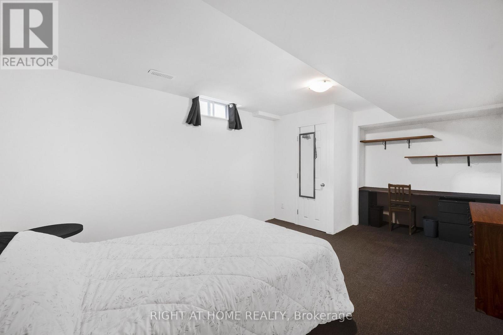 123 Benn Drive, Cambridge, ON - Indoor Photo Showing Bedroom
