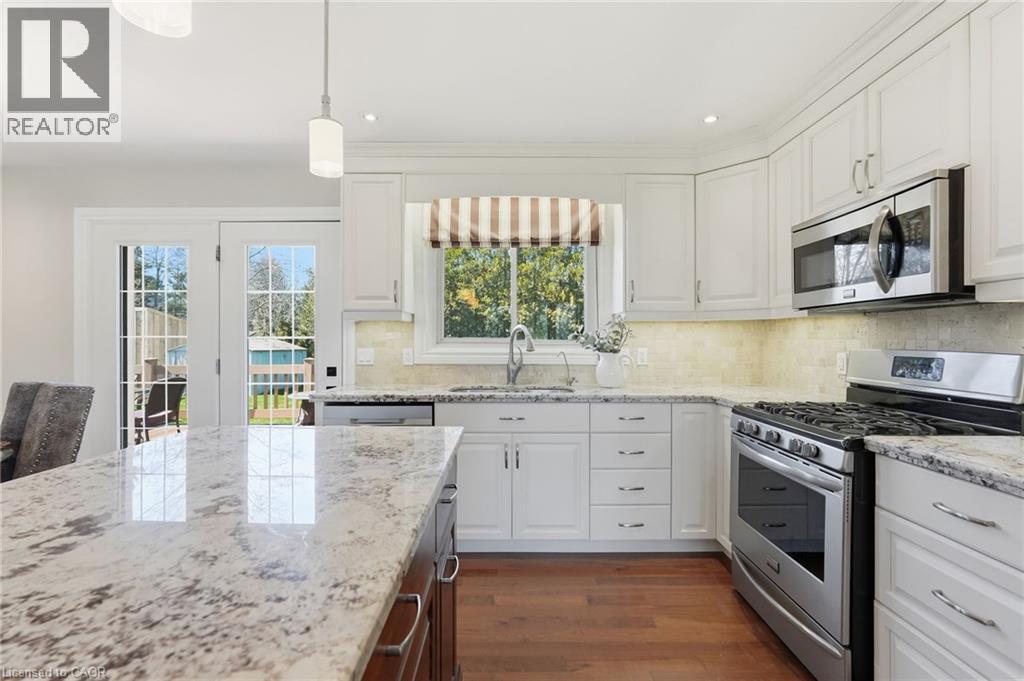 133 New Lakeshore Road, Port Dover, ON - Indoor Photo Showing Kitchen With Upgraded Kitchen