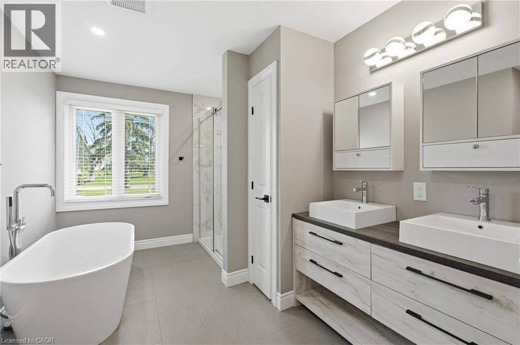 133 New Lakeshore Road, Port Dover, ON - Indoor Photo Showing Bathroom