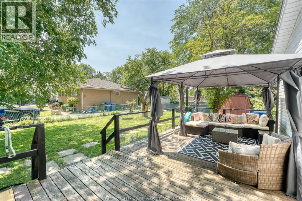 12437 St Thomas, Tecumseh, ON - Outdoor With Deck Patio Veranda With Exterior