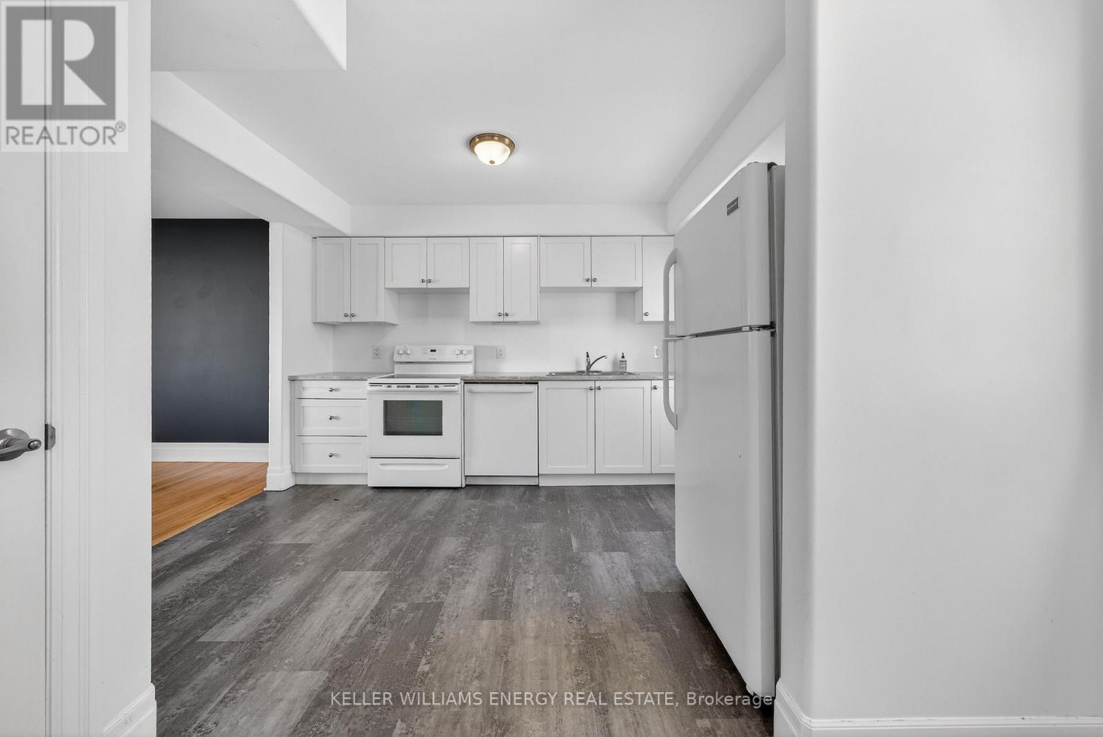 1 Diver Belt Drive, Prince Edward County (Hallowell Ward), ON - Indoor Photo Showing Kitchen
