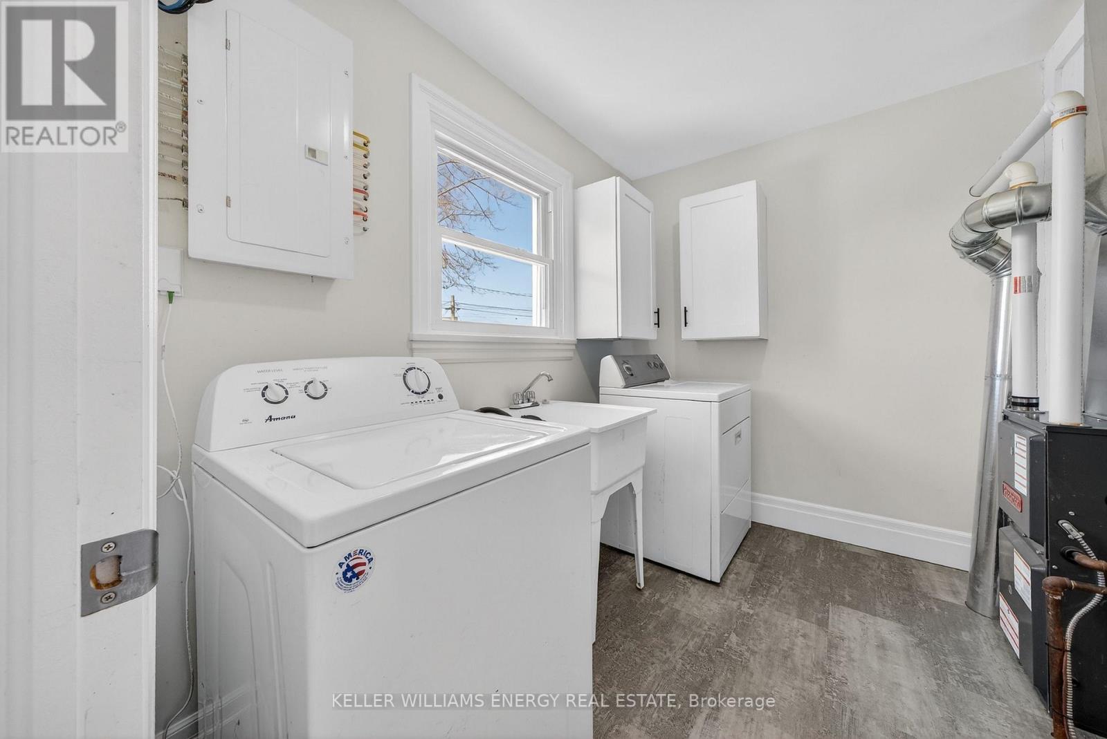 1 Diver Belt Drive, Prince Edward County (Hallowell Ward), ON - Indoor Photo Showing Laundry Room