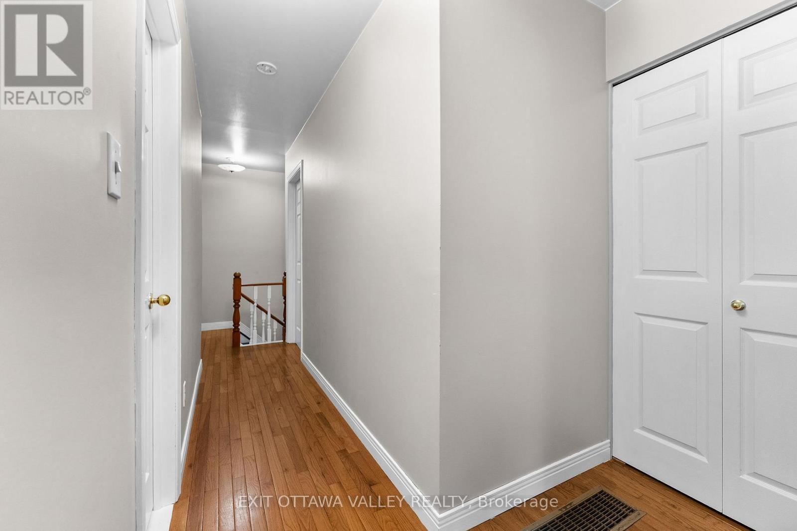 1292 Green Lake Road, North Algona Wilberforce, ON - Indoor Photo Showing Other Room
