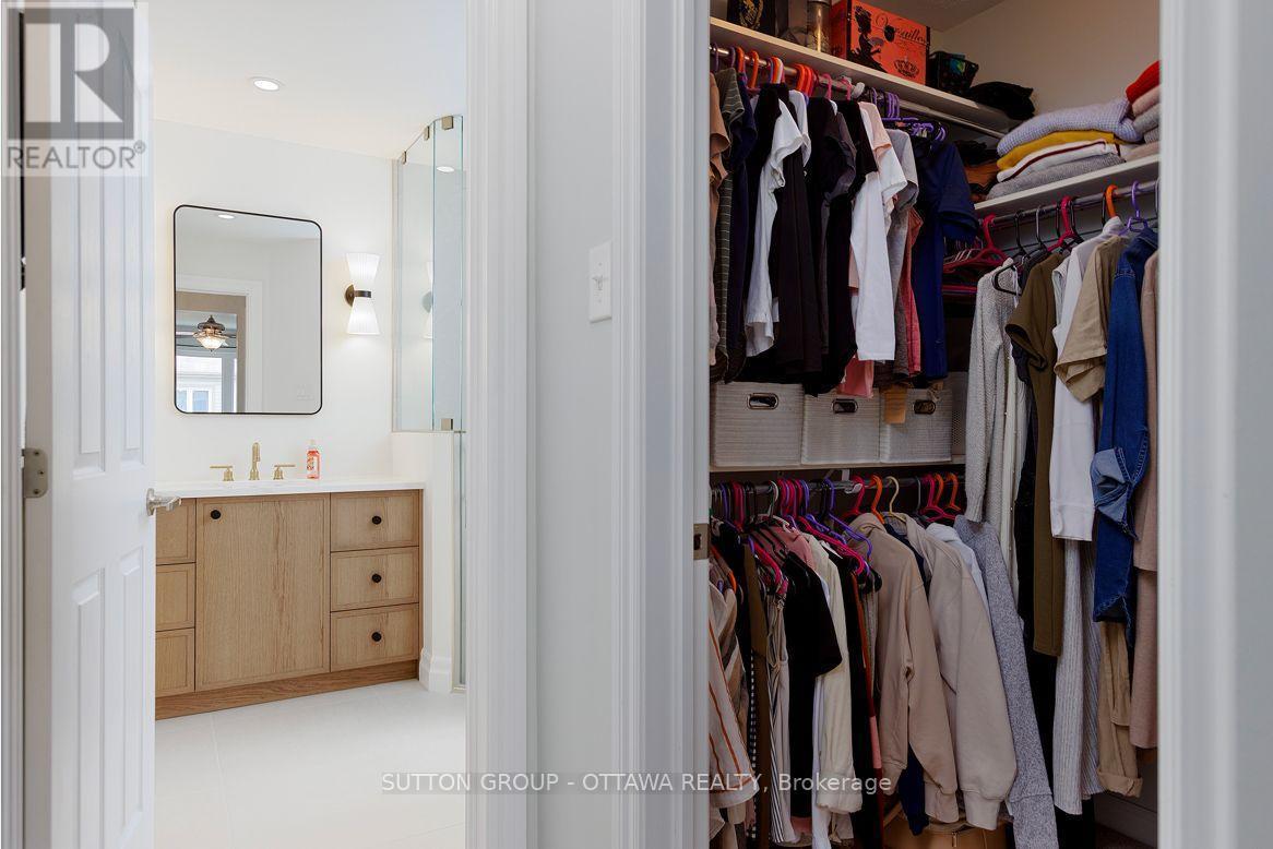 2719 Grand Canal Street, Ottawa, ON - Indoor With Storage
