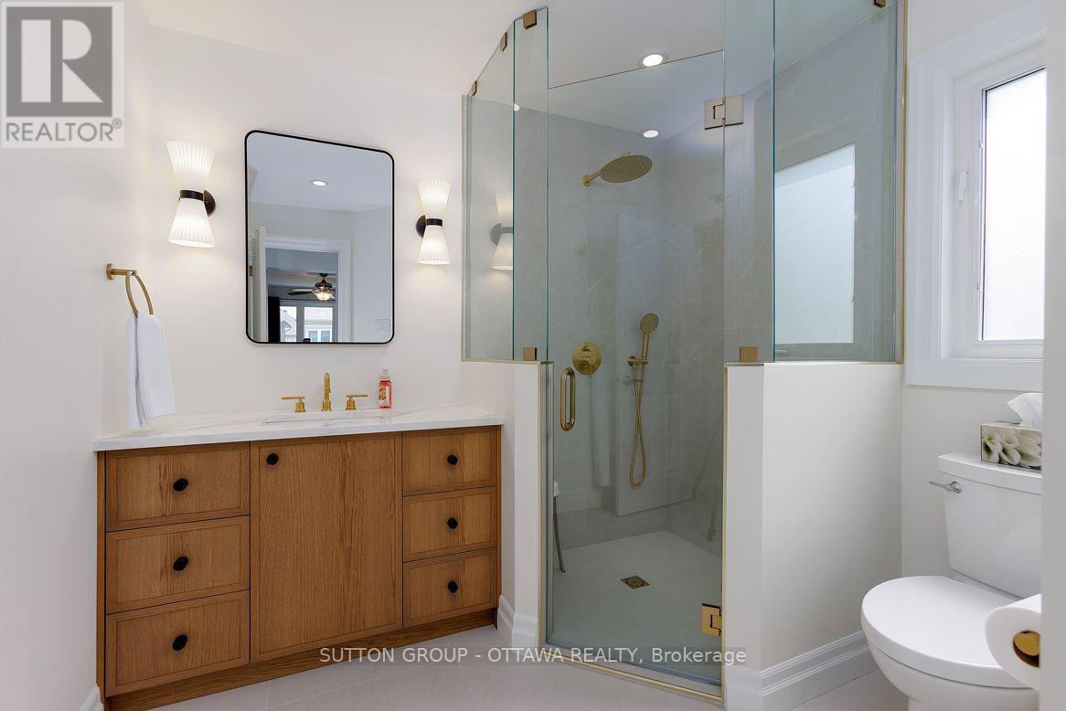2719 Grand Canal Street, Ottawa, ON - Indoor Photo Showing Bathroom