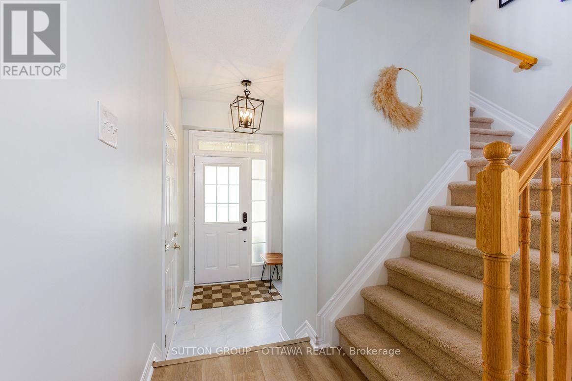 2719 Grand Canal Street, Ottawa, ON - Indoor Photo Showing Other Room