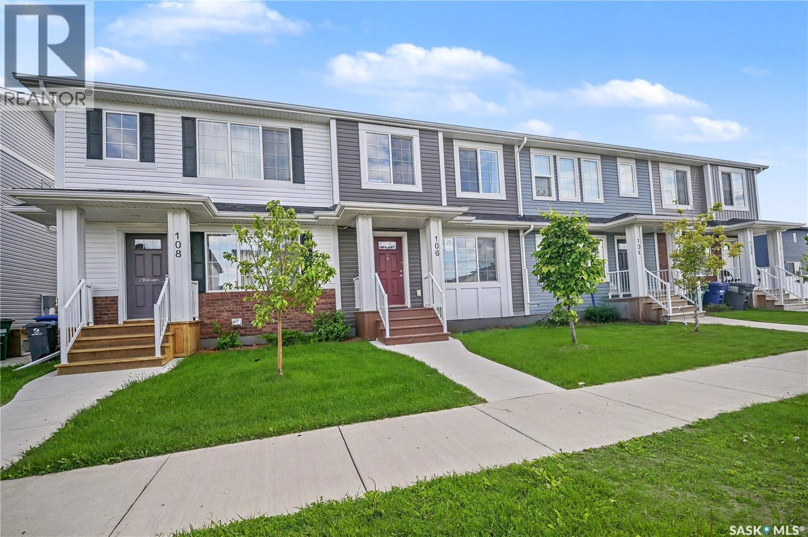 106 Westfield Road, Saskatoon, SK - Outdoor With Facade