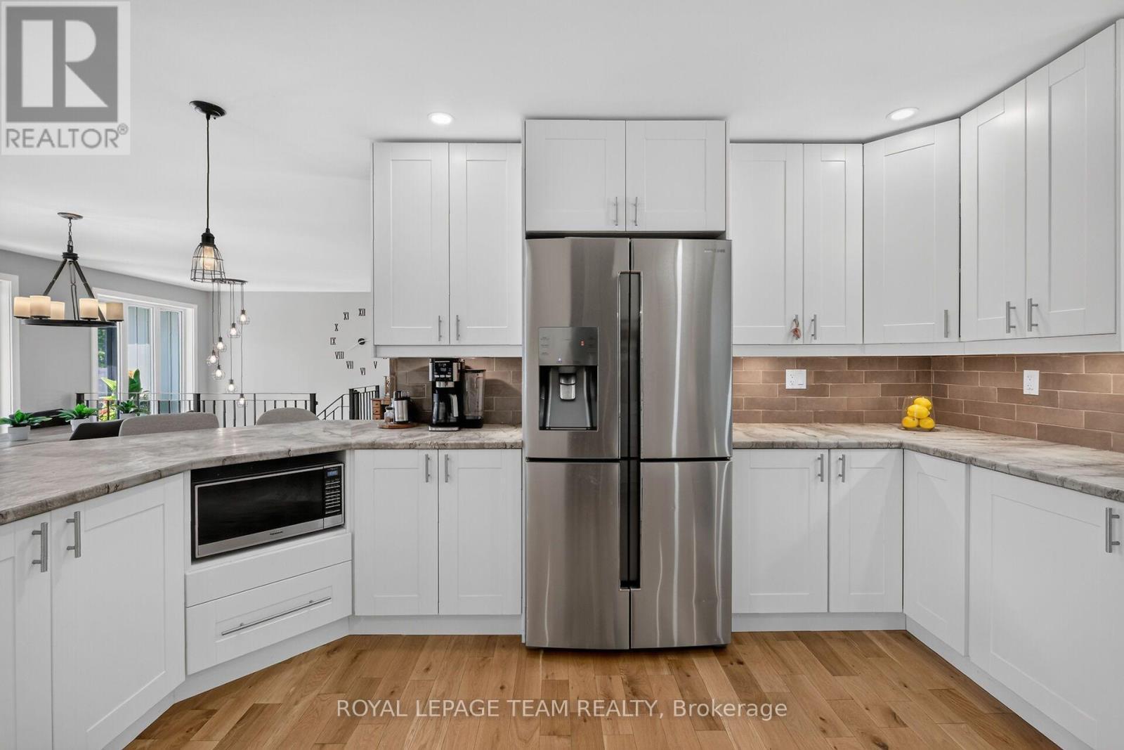1830 Rollin Road, Clarence-Rockland, ON - Indoor Photo Showing Kitchen