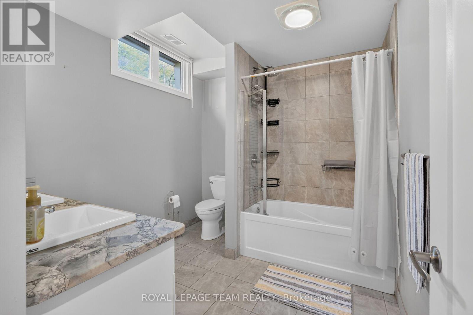 1830 Rollin Road, Clarence-Rockland, ON - Indoor Photo Showing Bathroom