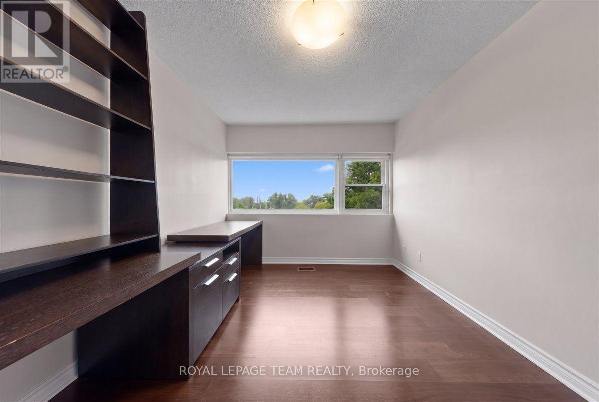 201 - 12 Corkstown Road, Ottawa, ON - Indoor