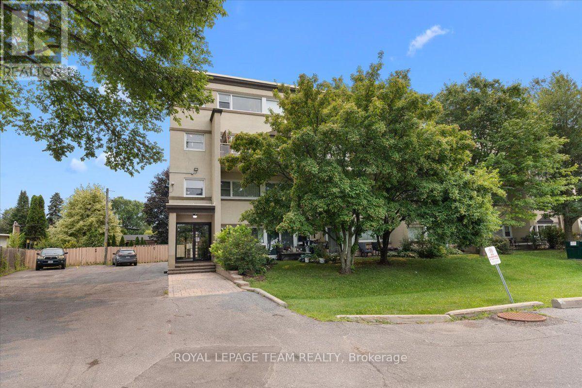 201 - 12 Corkstown Road, Ottawa, ON - Outdoor