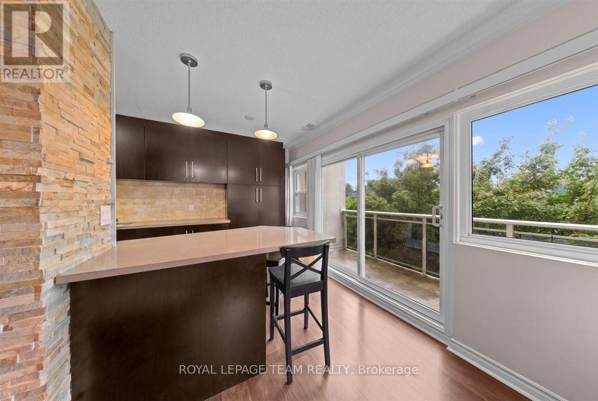 201 - 12 Corkstown Road, Ottawa, ON - Indoor Photo Showing Kitchen