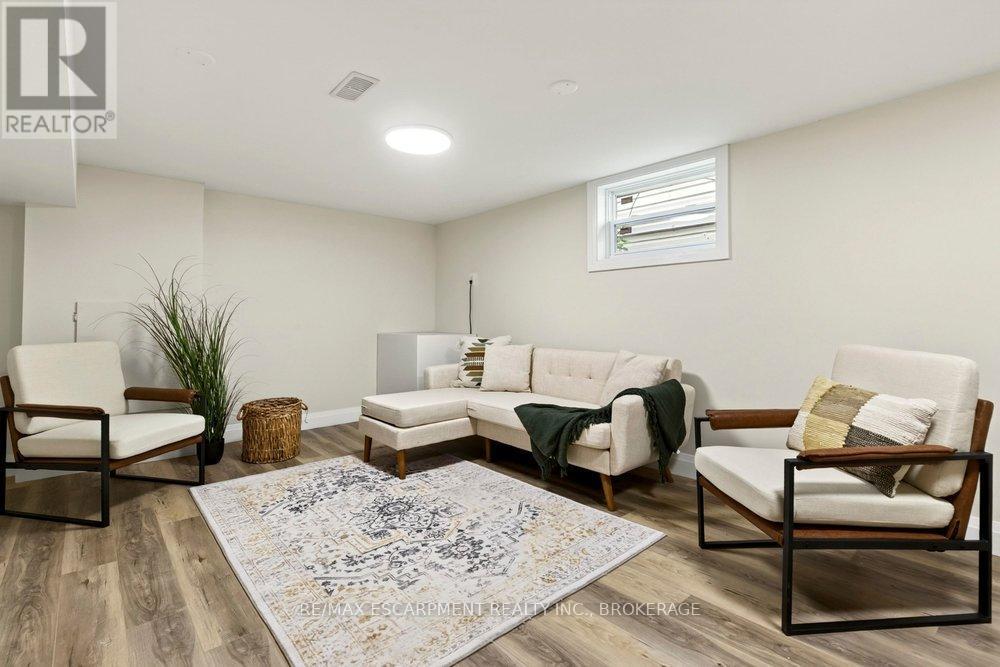 95 Chetwood Street, St. Catharines (Western Hill), ON - Indoor