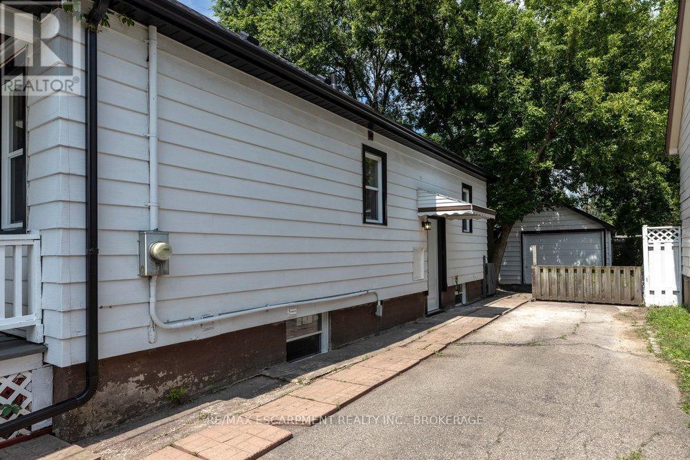 95 Chetwood Street, St. Catharines (Western Hill), ON - Outdoor With Exterior