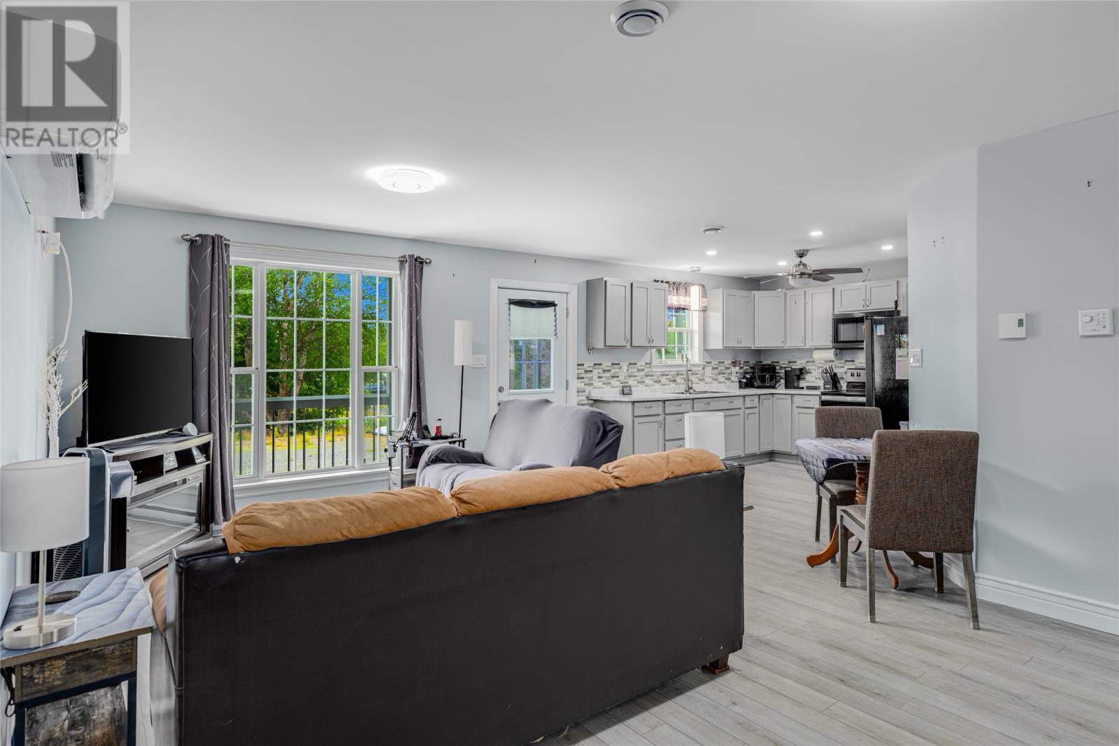 133 Station Road, Avondale, NL - Indoor