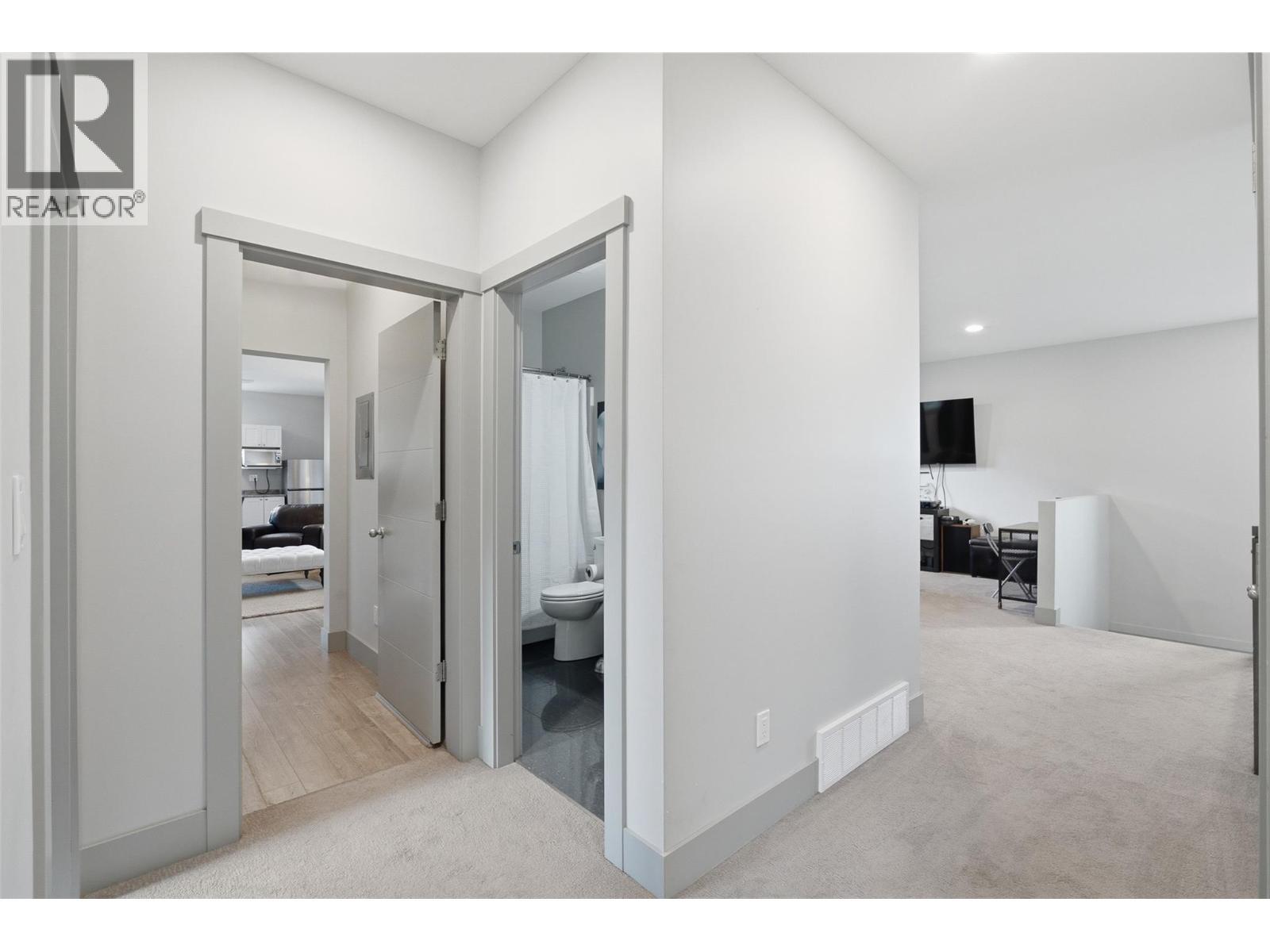 1488 Dunbar Drive, Kamloops, BC - Indoor Photo Showing Other Room