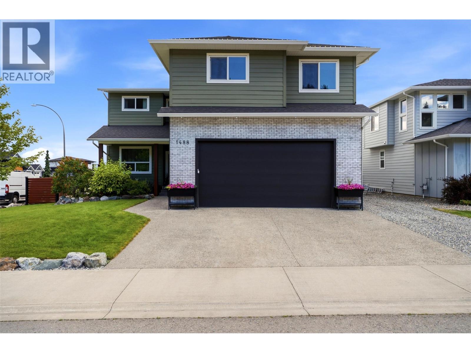 1488 Dunbar Drive, Kamloops, BC - Outdoor With Facade