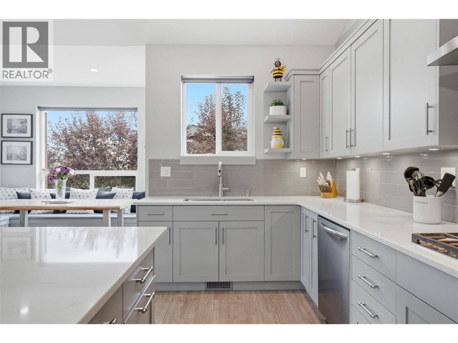 1488 Dunbar Drive, Kamloops, BC - Indoor Photo Showing Kitchen With Upgraded Kitchen