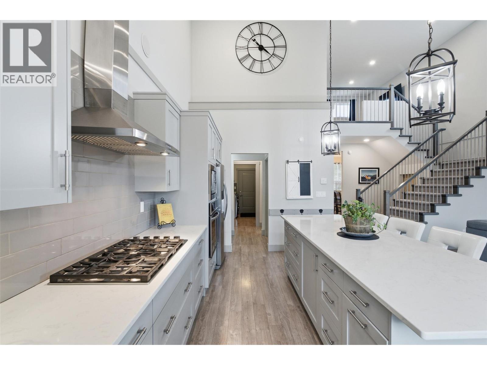 1488 Dunbar Drive, Kamloops, BC - Indoor Photo Showing Kitchen With Upgraded Kitchen