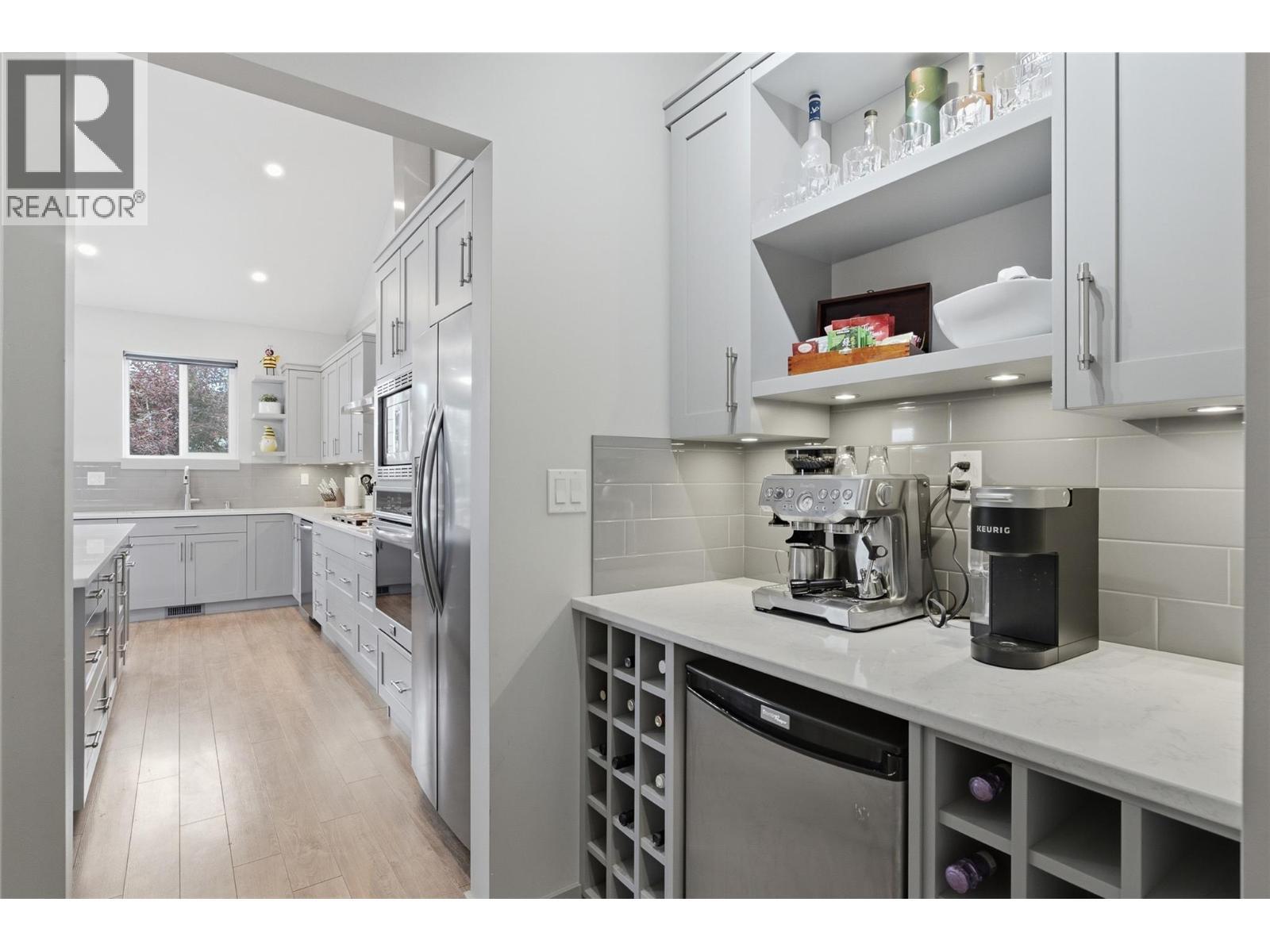 1488 Dunbar Drive, Kamloops, BC - Indoor Photo Showing Kitchen