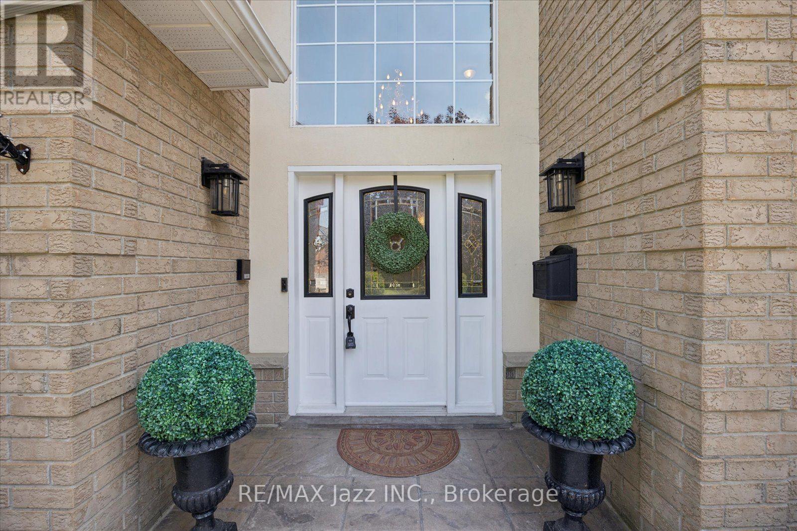 140 Taylorwood Court, Oshawa (Samac), ON - With Exterior
