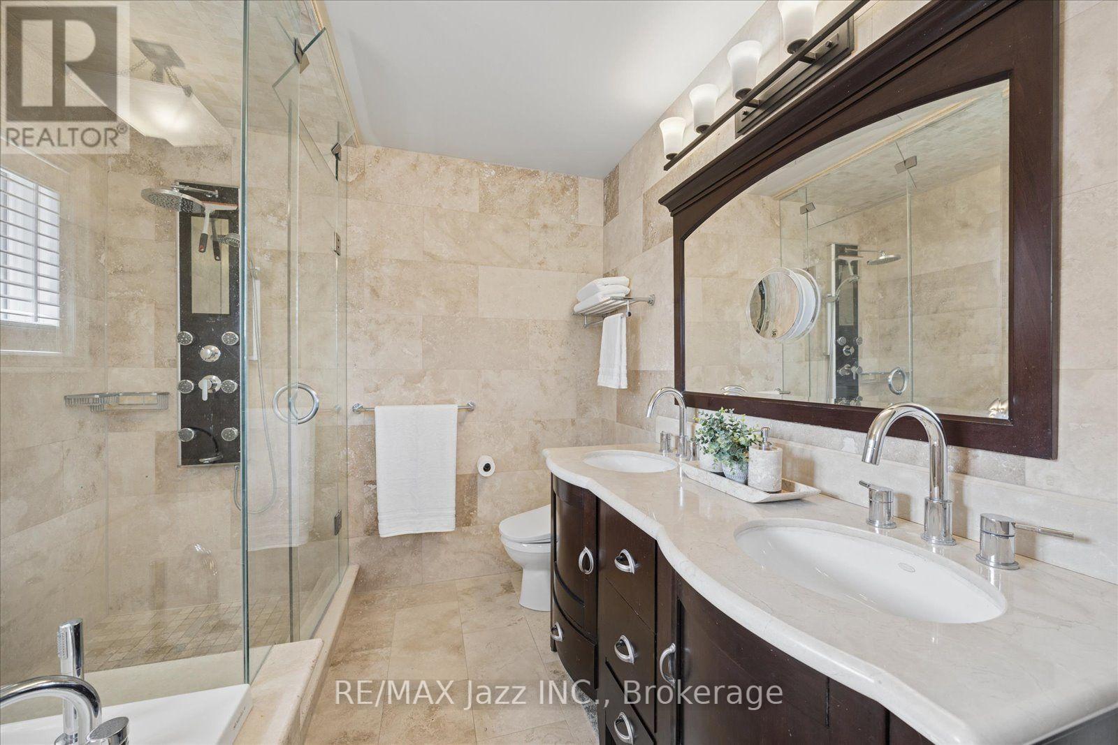 140 Taylorwood Court, Oshawa (Samac), ON - Indoor Photo Showing Bathroom
