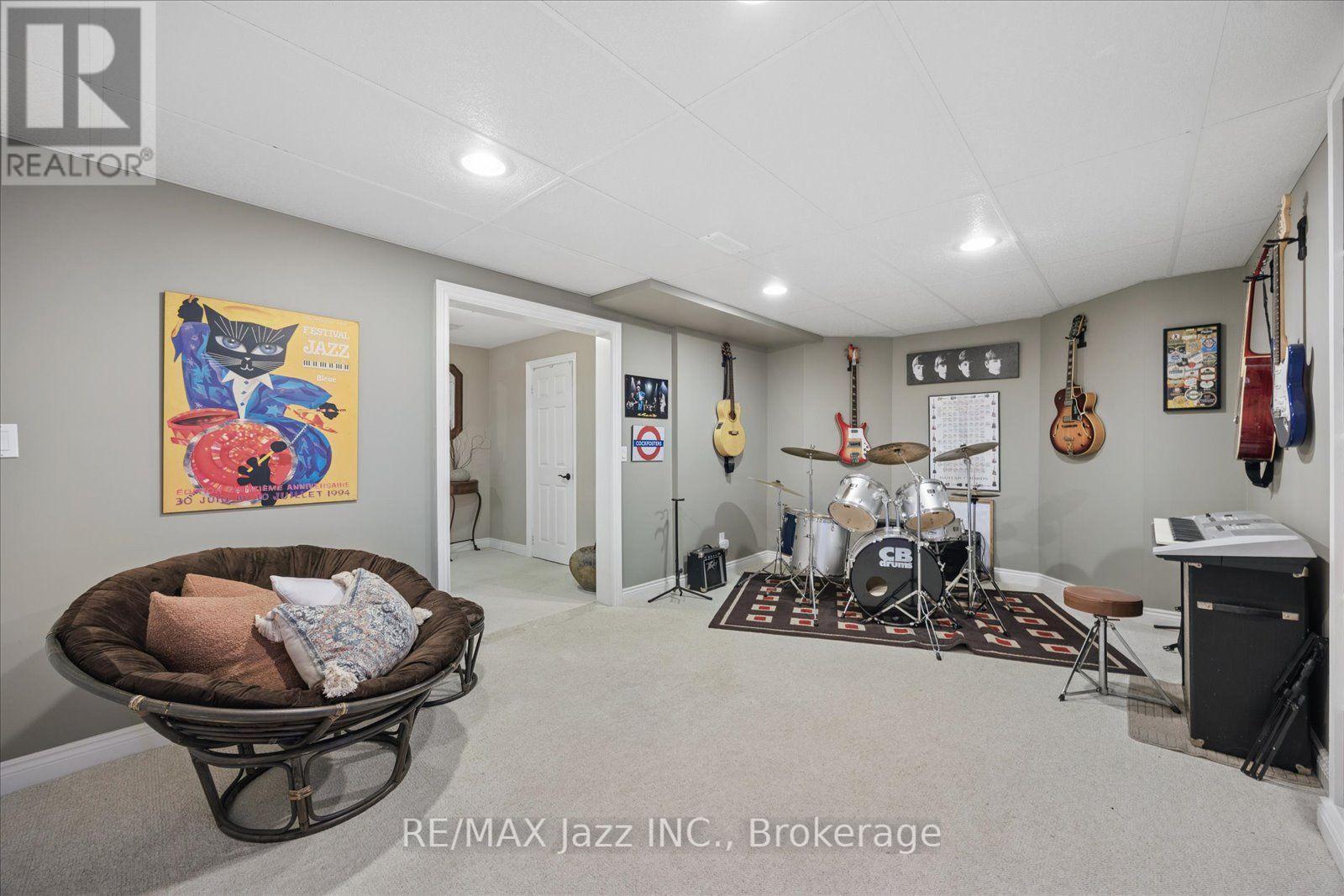140 Taylorwood Court, Oshawa (Samac), ON - Indoor Photo Showing Other Room