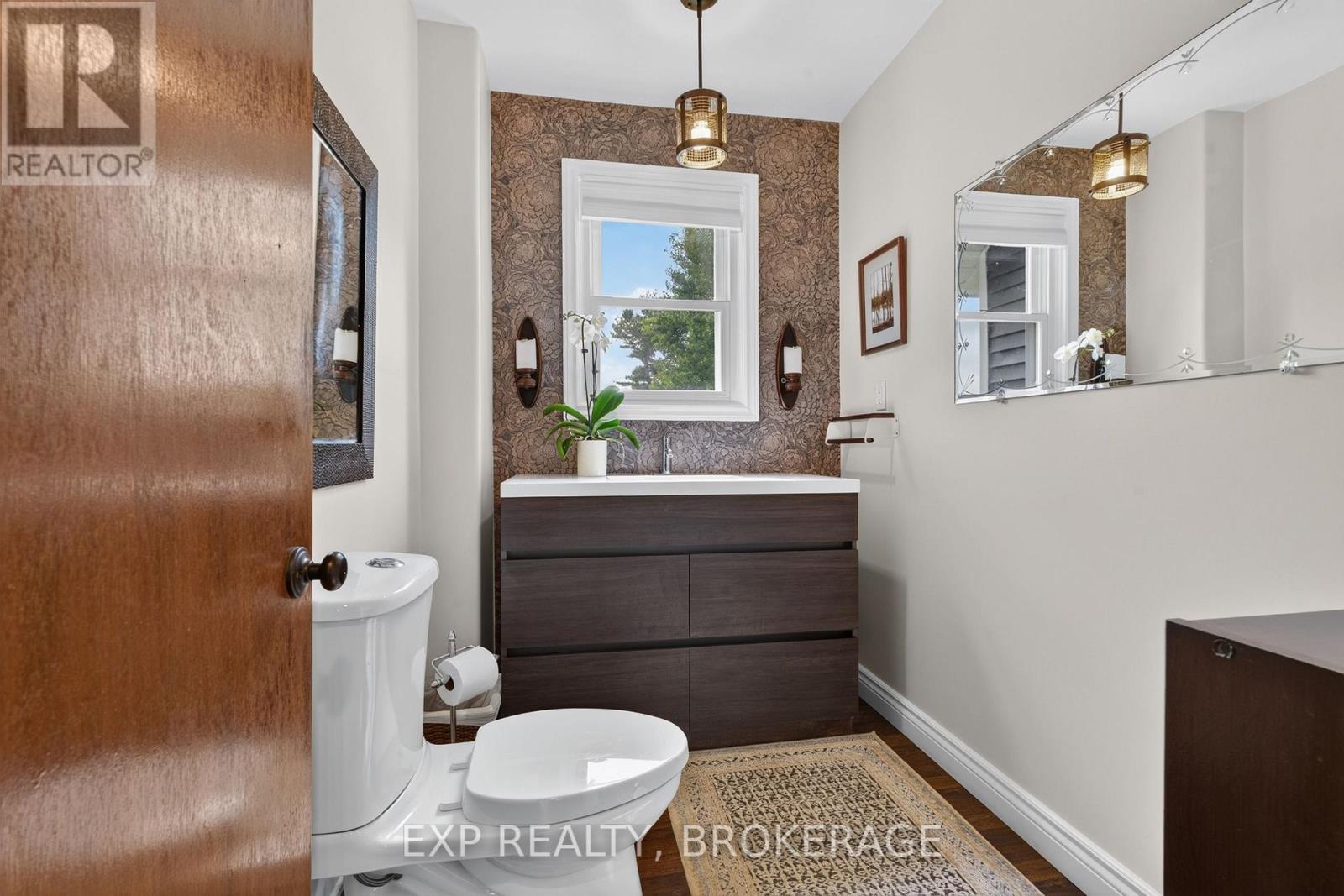 4682 County 2 Road, Front Of Leeds & Seeleys Bay, ON - Indoor Photo Showing Bathroom