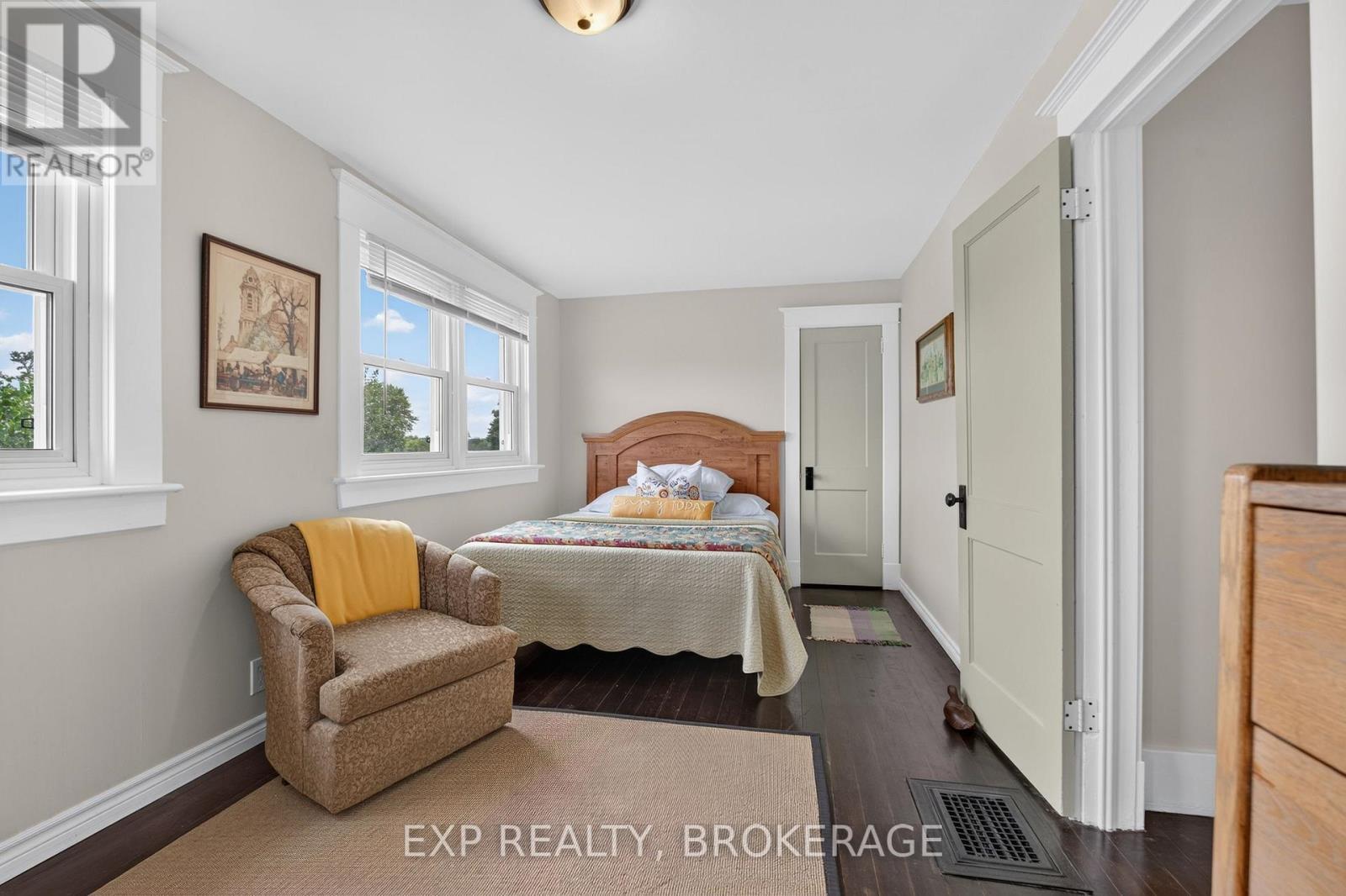 4682 County 2 Road, Front Of Leeds & Seeleys Bay, ON - Indoor Photo Showing Bedroom