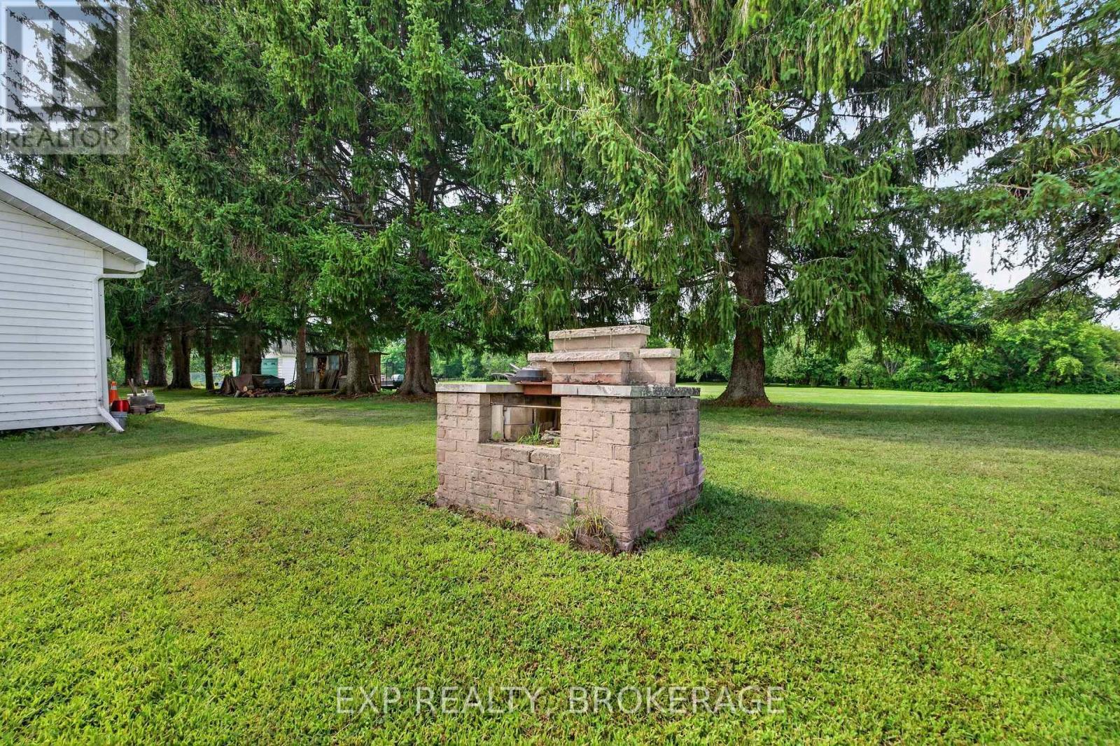 4682 County 2 Road, Front Of Leeds & Seeleys Bay, ON - Outdoor