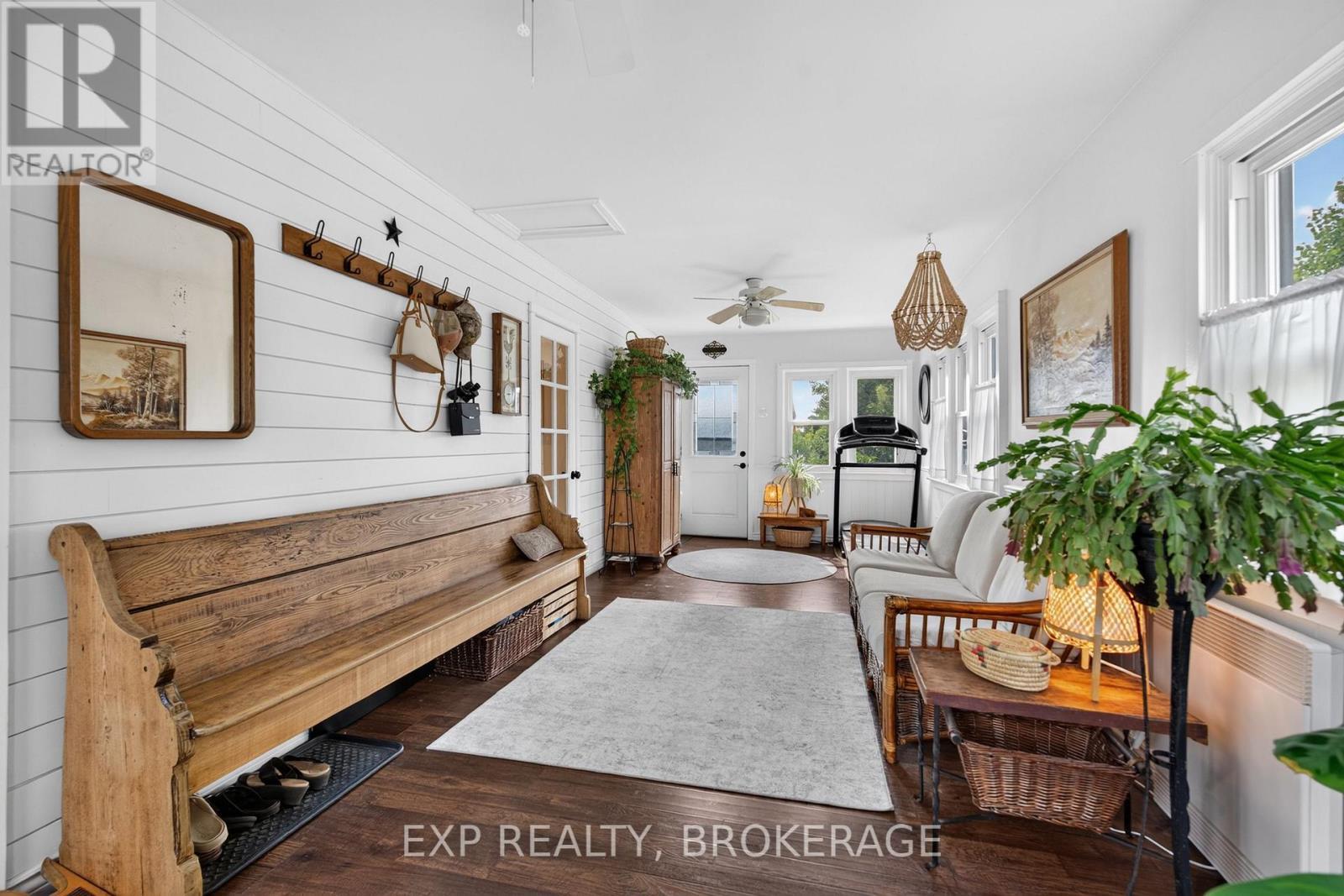 4682 County 2 Road, Front Of Leeds & Seeleys Bay, ON - Indoor Photo Showing Other Room
