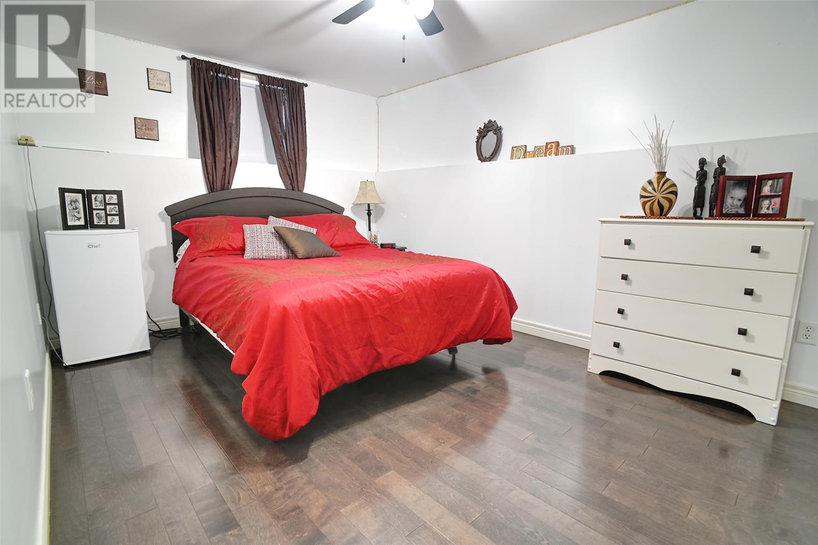 130 Green Acre Drive, St. John'S, NL - Indoor Photo Showing Bedroom