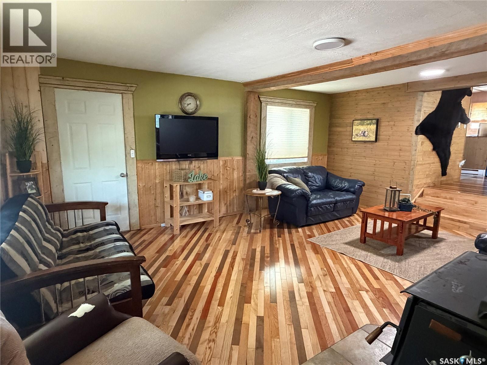 1306 Kewatin Lane, Turtle Lake, SK - Indoor Photo Showing Living Room