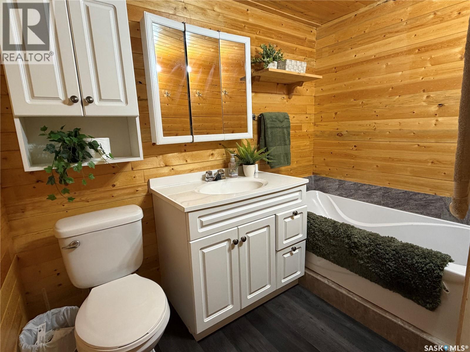 1306 Kewatin Lane, Turtle Lake, SK - Indoor Photo Showing Bathroom