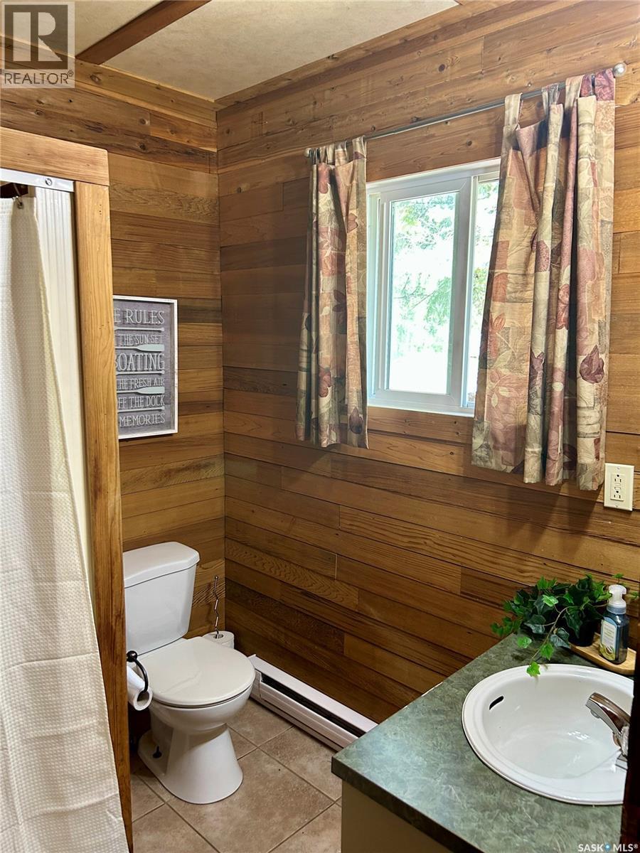 1306 Kewatin Lane, Turtle Lake, SK - Indoor Photo Showing Bathroom
