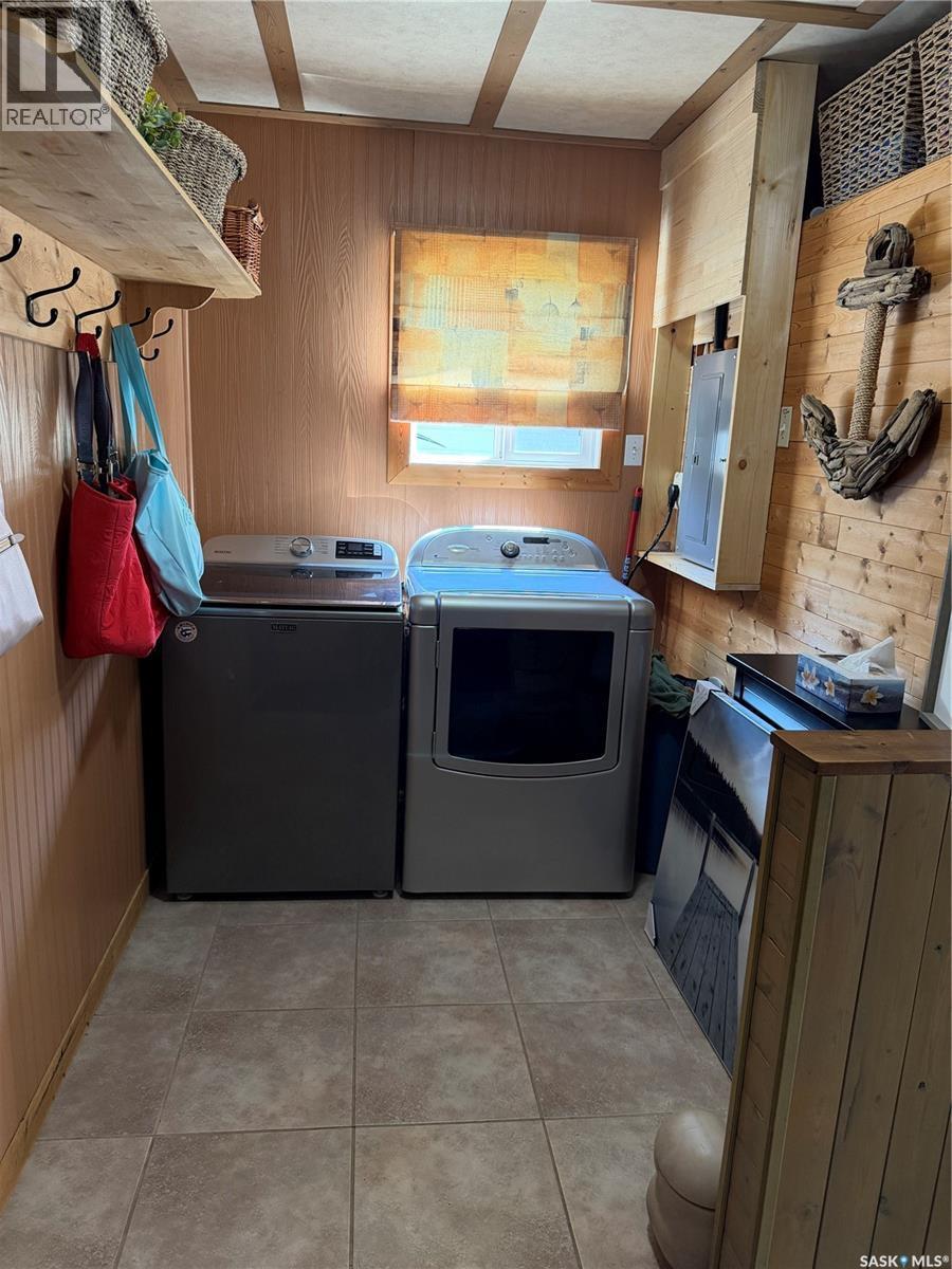 1306 Kewatin Lane, Turtle Lake, SK - Indoor Photo Showing Laundry Room