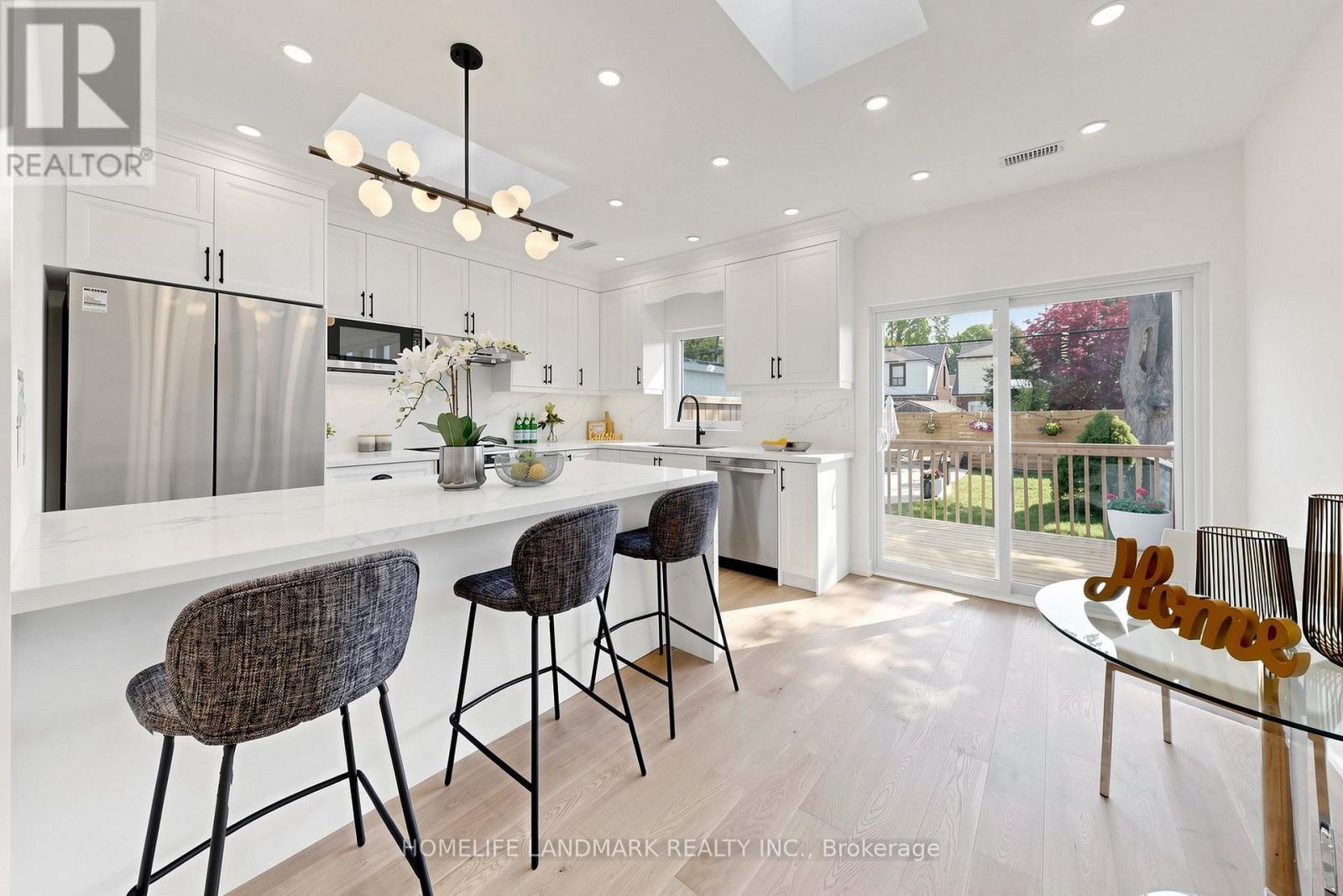 55 Chilton Road, Toronto, ON - Indoor Photo Showing Kitchen With Upgraded Kitchen