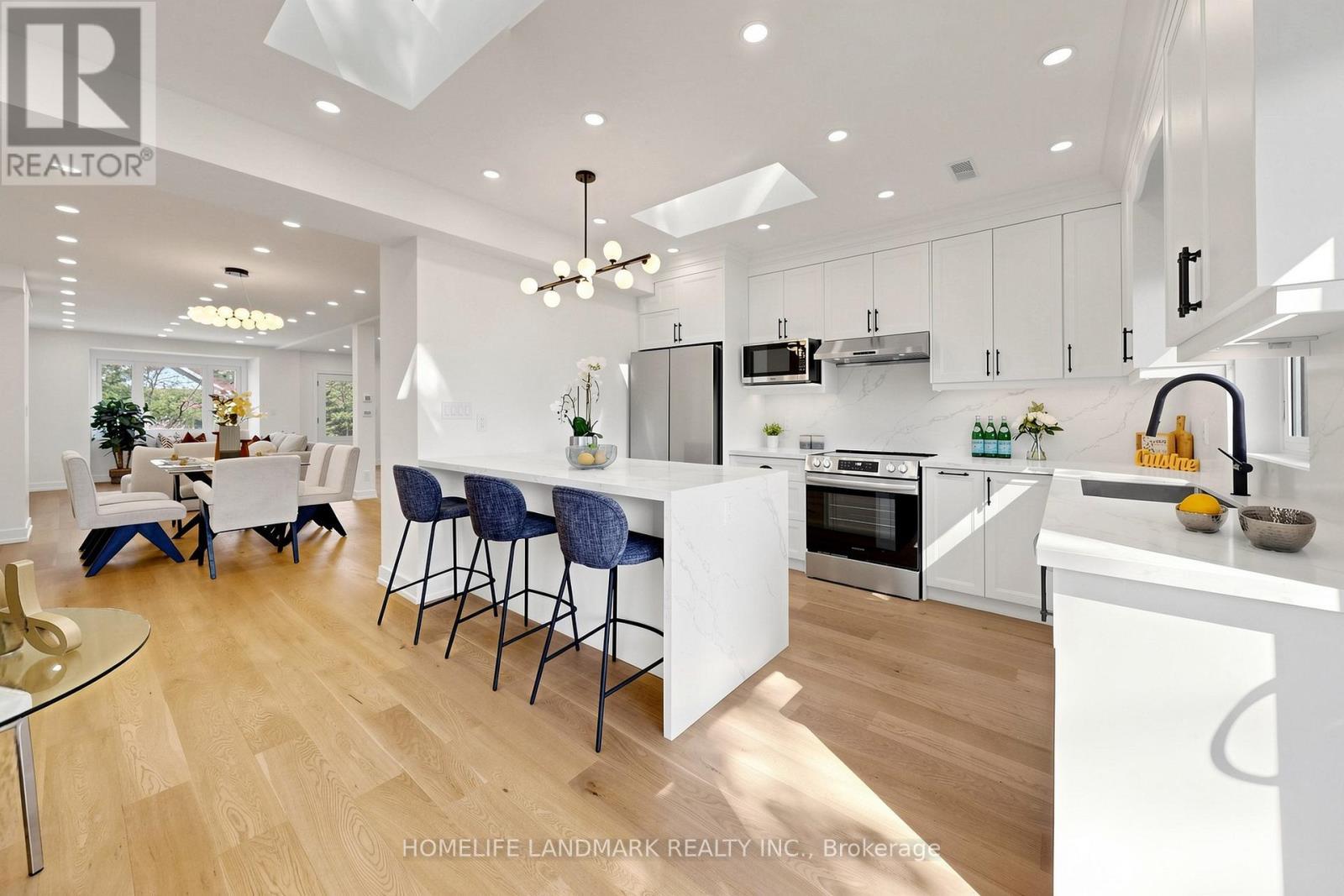 55 Chilton Road, Toronto, ON - Indoor Photo Showing Kitchen With Upgraded Kitchen